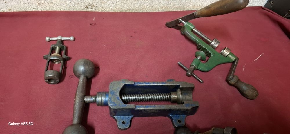 Lote de carregadores/rebordadores de cartuchos