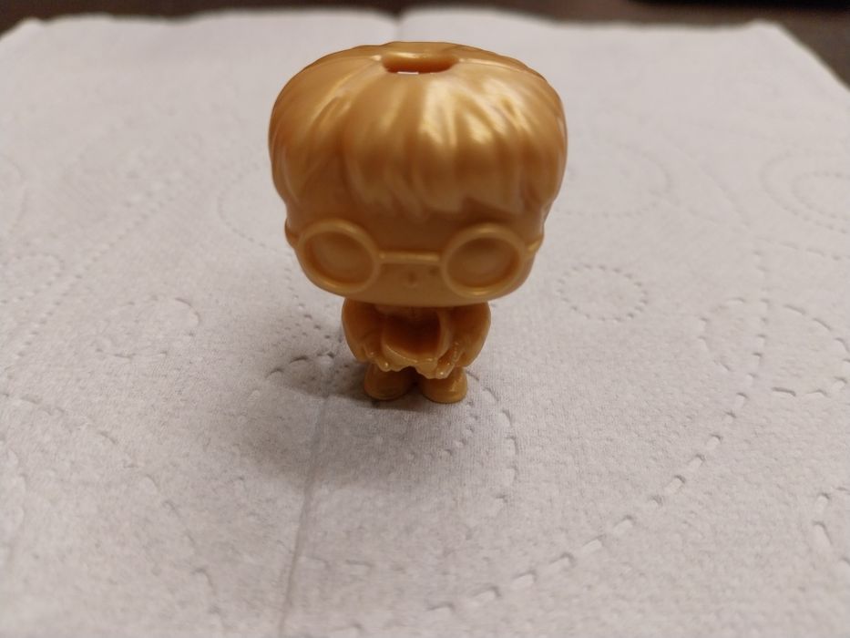 Złoty harry poter figurka kolekcjonerska z. Kinder joy vt413