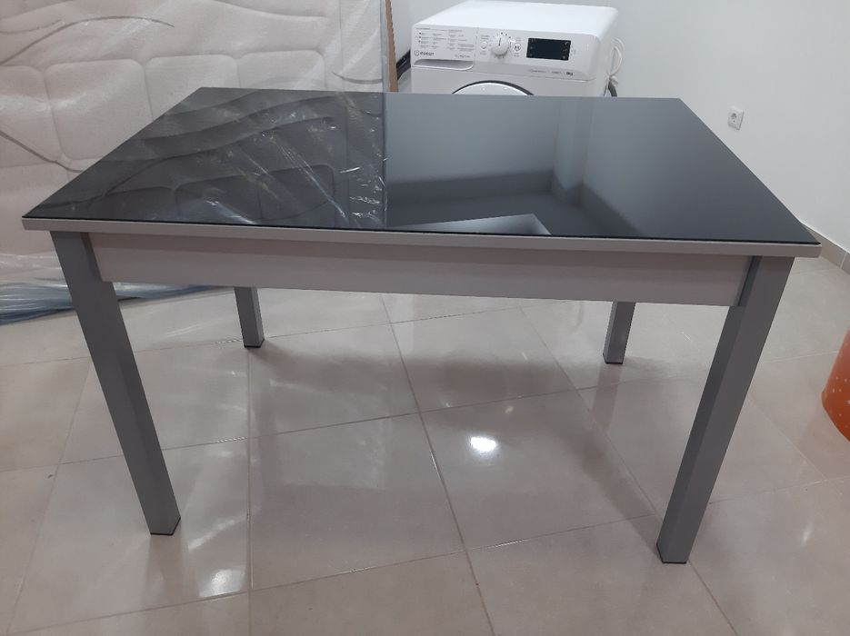 Mesa e 4 cadeiras