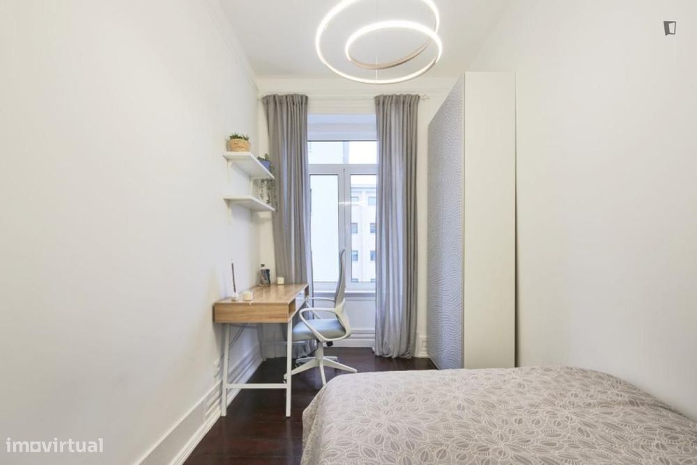 Quarto - localizado em Arroios Lisbon