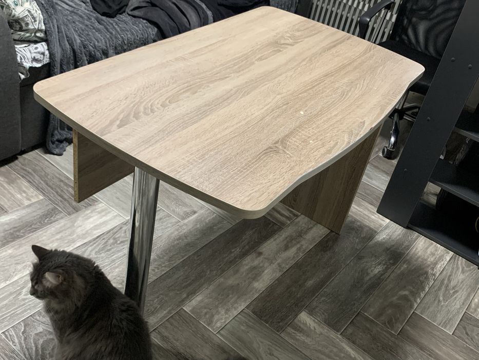 Стіл письмовий деревʼяний