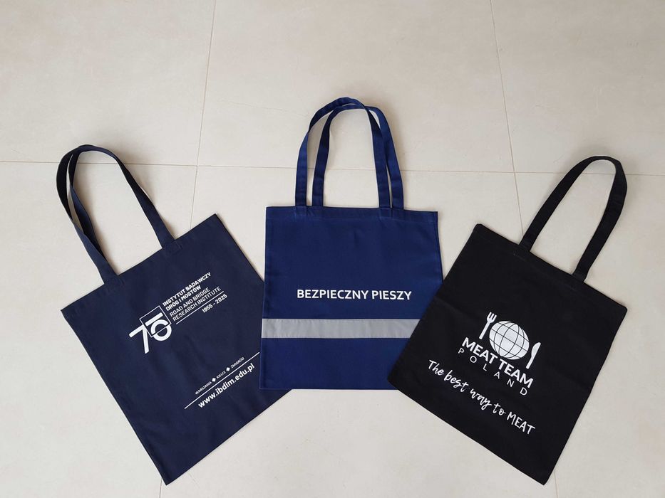 Zestaw różnych toreb płóciennych na ramię z nadrukiem 7szt