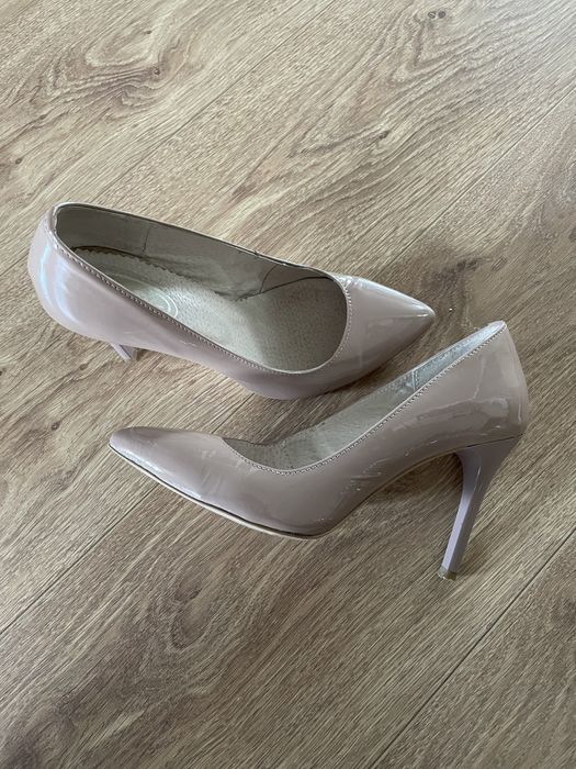 Одним лотом 500 грн.Взуття 36 розмір