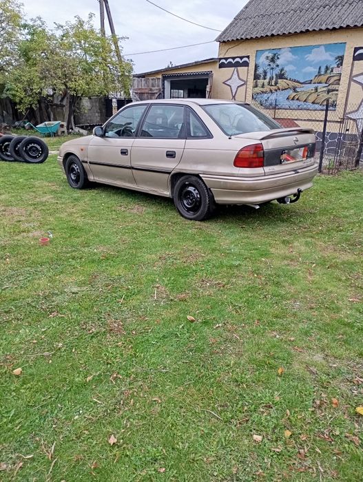 Opel Astra 1,4 bez-gaz rok 1997