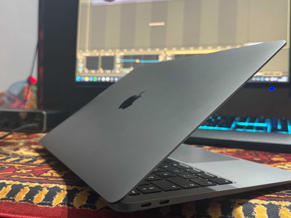 MacBook Air 13” 2020 i3 256/8 A2179