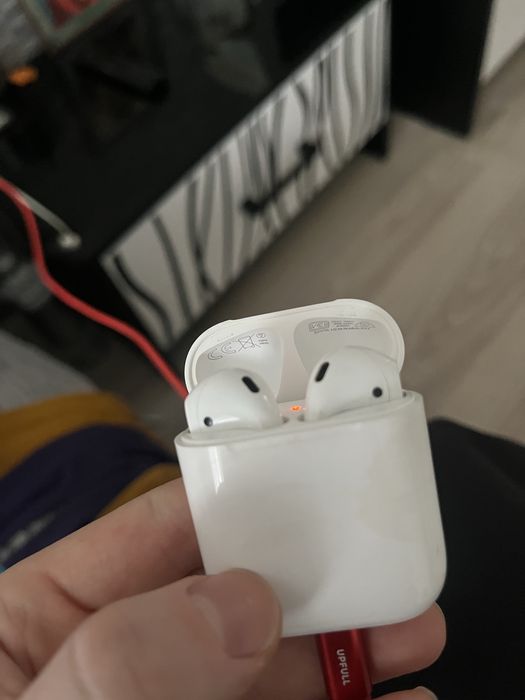 Кейс з навушниками Airpods 1 A1602 читайте опис