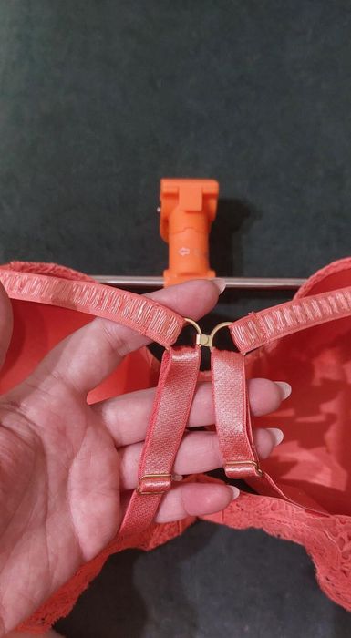 Бюстгальтер Calvin Klein 75D