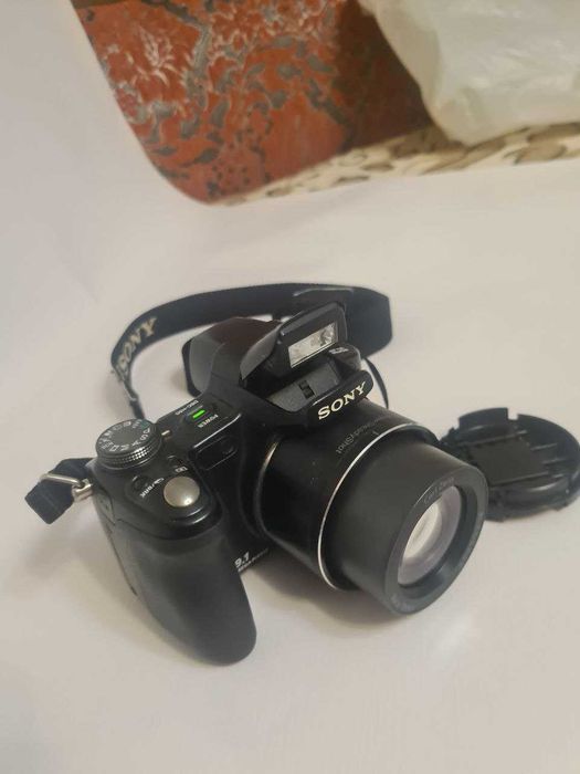 Цифровий фотоапарат SONY Cyber-shot RMT-DSC2