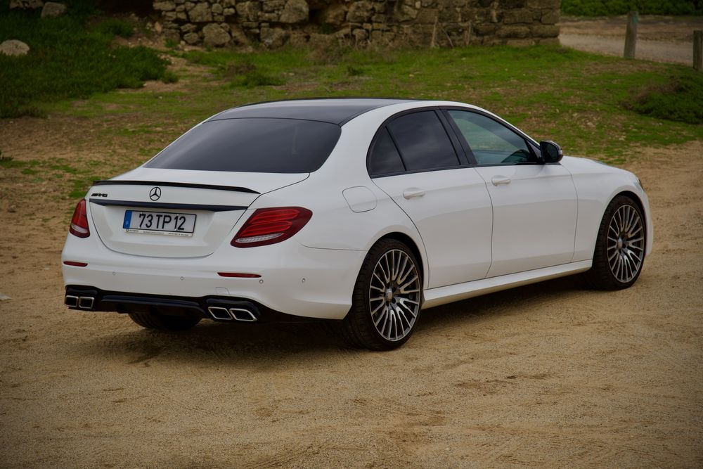 Mercedes E220d AMG - Imaculado