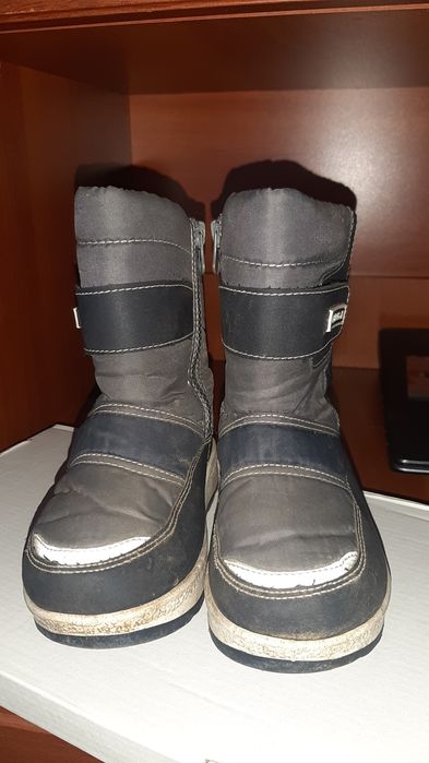 Продам чобітки для хлопчика
