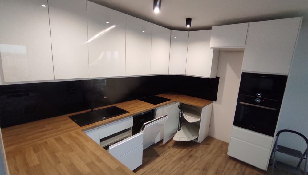 Skręcanie / Składanie / Montaż MEBLI - KUCHNI