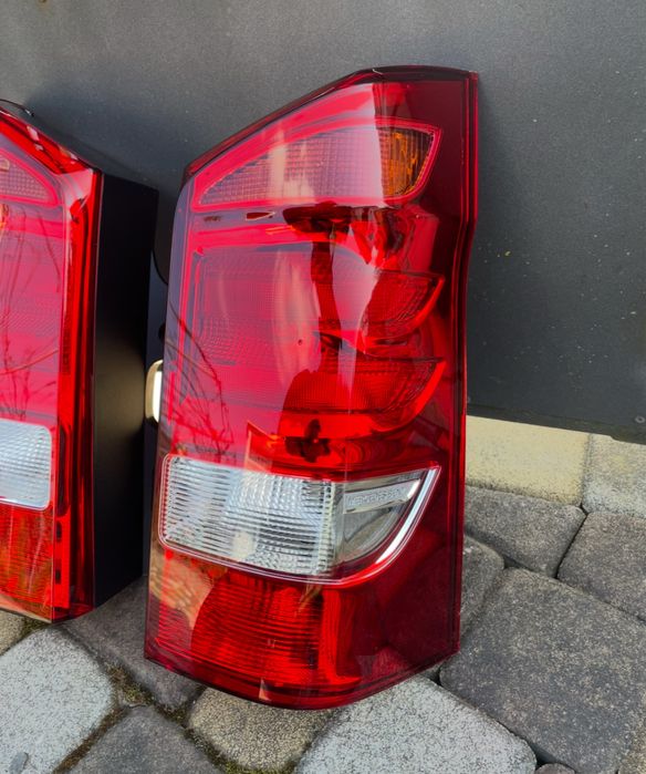 Задні фанарі Vito W447 стан нових (оригінал)