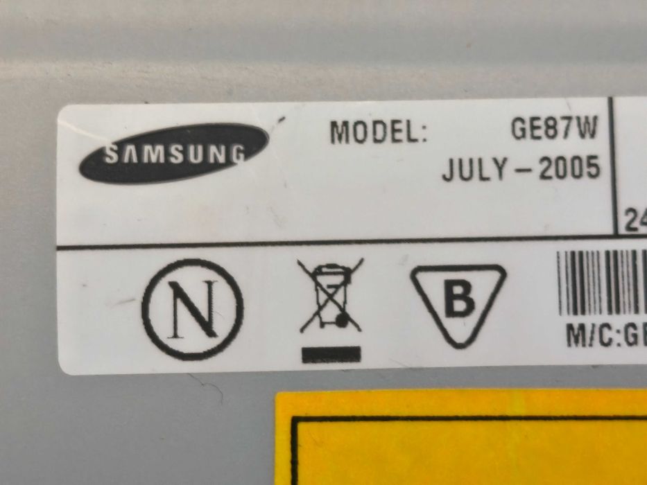 Kuchenka mikrofalowa mikrofalówka + rozmrażanie Samsung GE87W