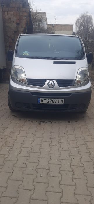 Renault  Trafic  Passenger