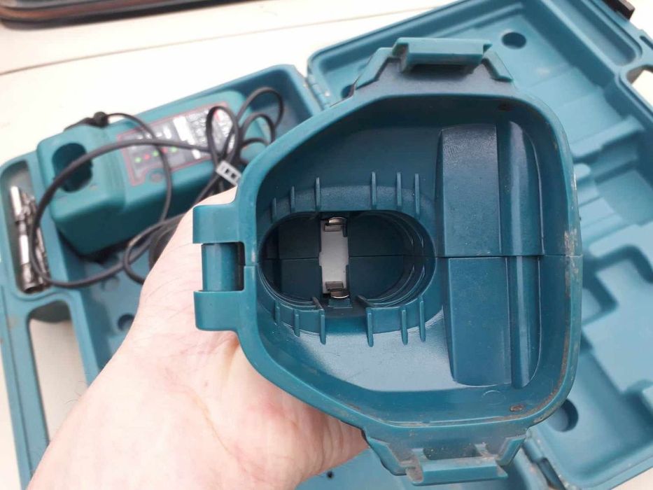 Шуруповерт Makita