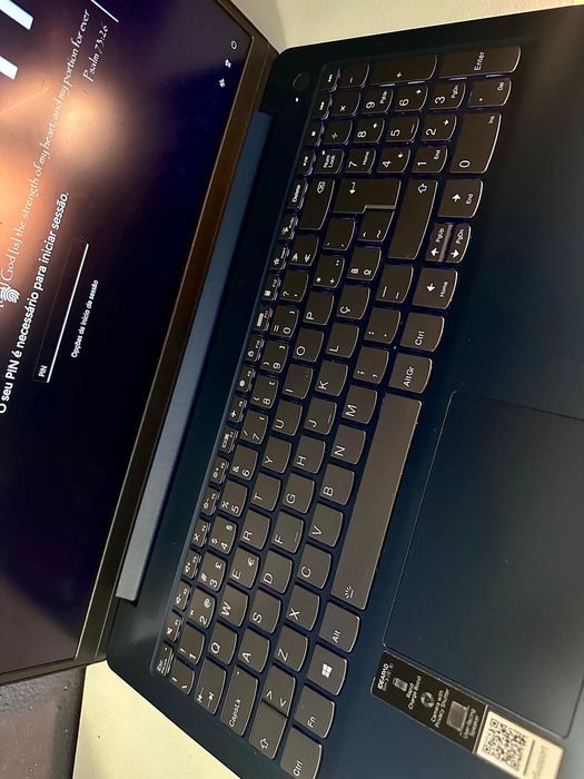 Computador / PC / Portátil Lenovo 15,8'' Ecrã Tátil - i7 13ª Geração