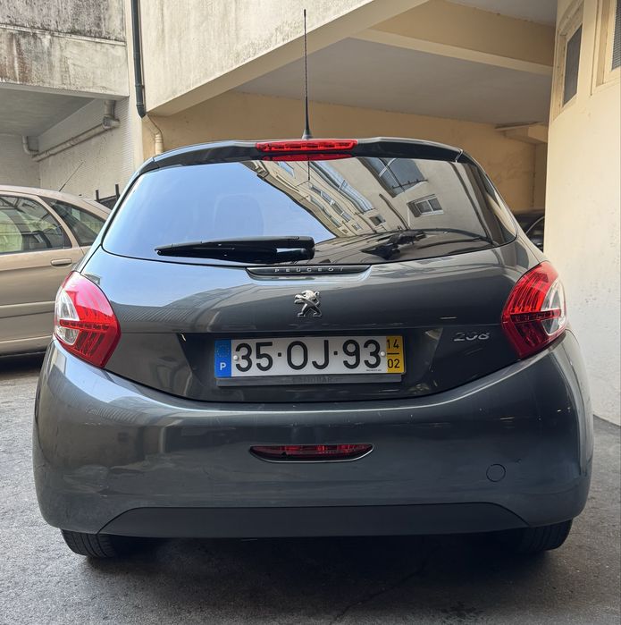 Peugeot 208 1.2 VTi 82cv Gasolina - 160milkm - Nacional