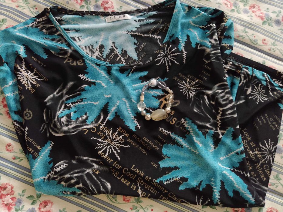 Pulseira pedras + blusa nova azul petróleo e preto XL