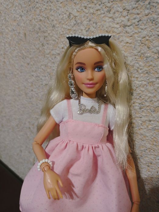 Лялька барбі делюкс в рожевій сукні з бантом, Barbie
