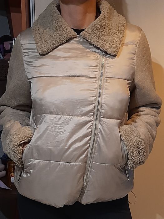 Продам куртку женскую