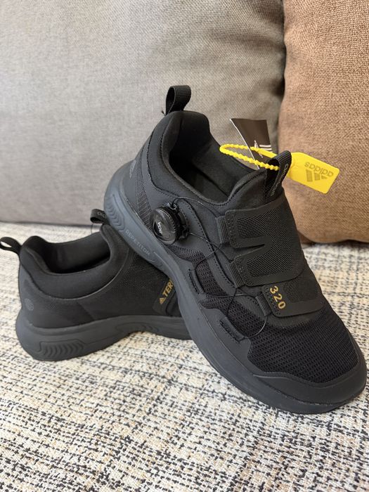 Кросівки Adidas. Автошнурок. Демісезон / осінь
