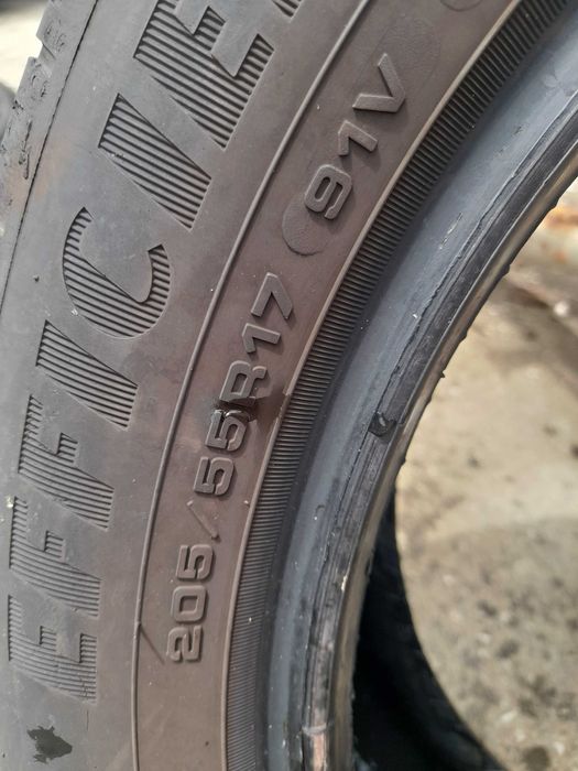 Pneus 205/55/17 em bom estado