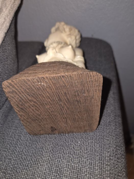 Estatua em nobre  antigo