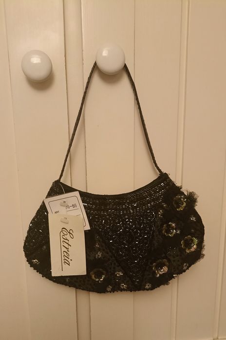 Bolsa vintage preta com missangas