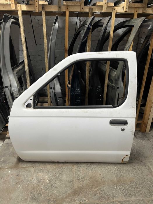 Двері Двери Скло Стекло Ниссан Навара Navara d22 nissan д22