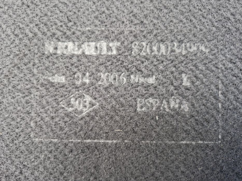 Renault Megan 2 хетчбек - полка задняя- 750грн.,настил багажника- 550грн.
