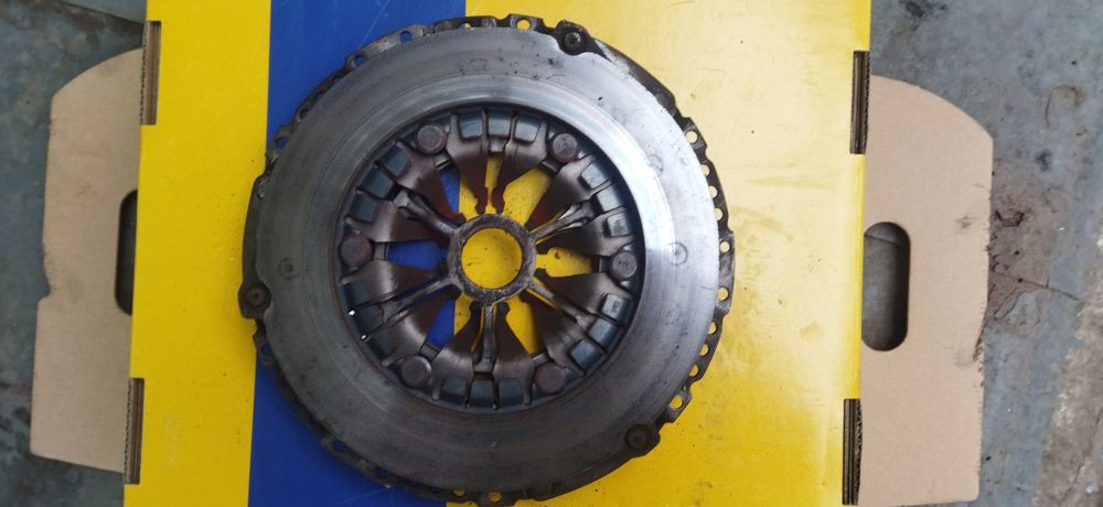 Сцепление Демпфер, маховик,вижимний Volkswagen Caddy(2008)Tdi 1,9