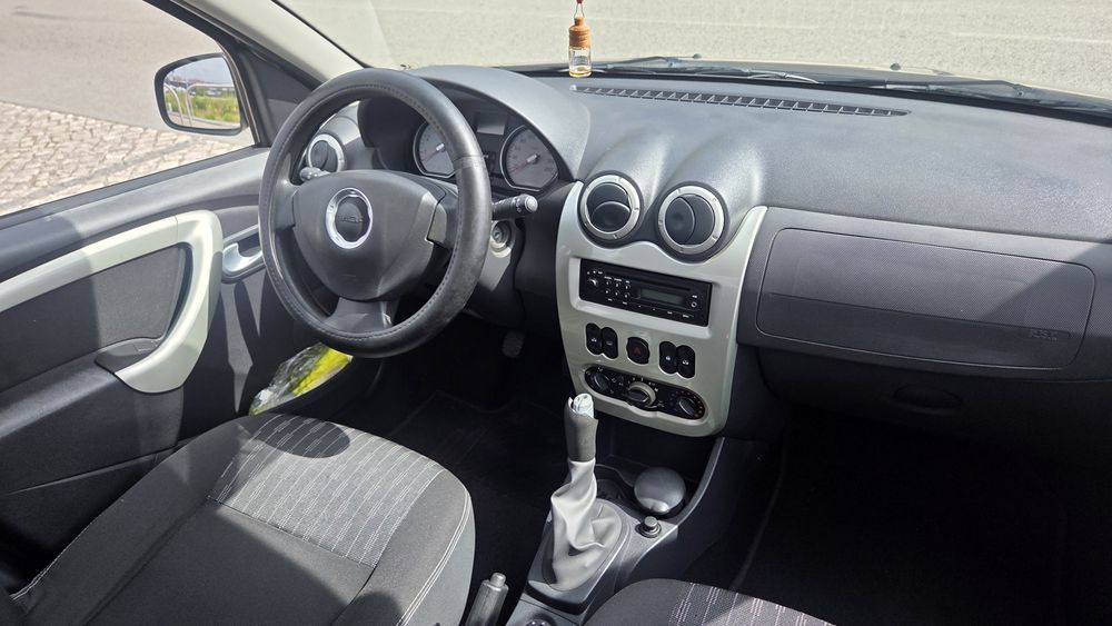 Dacia Sandero 1.2 16 v  75cv