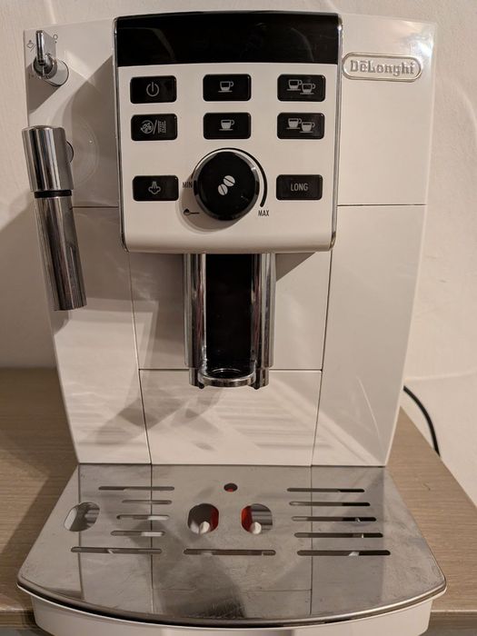 Кавомашина DeLonghi ECAM 13.123 B з Німеччини