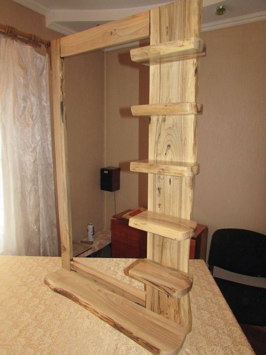 Рама для зеркала с полками.