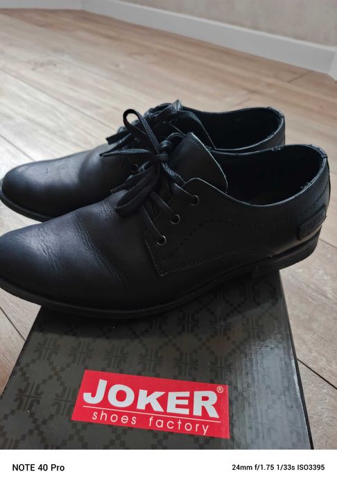 Buty eleganckie męskie/ chłopięce 40