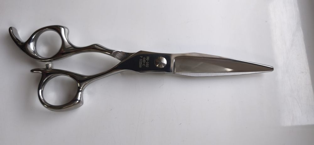 Продам парикмахерские ножницы 5.5,новые