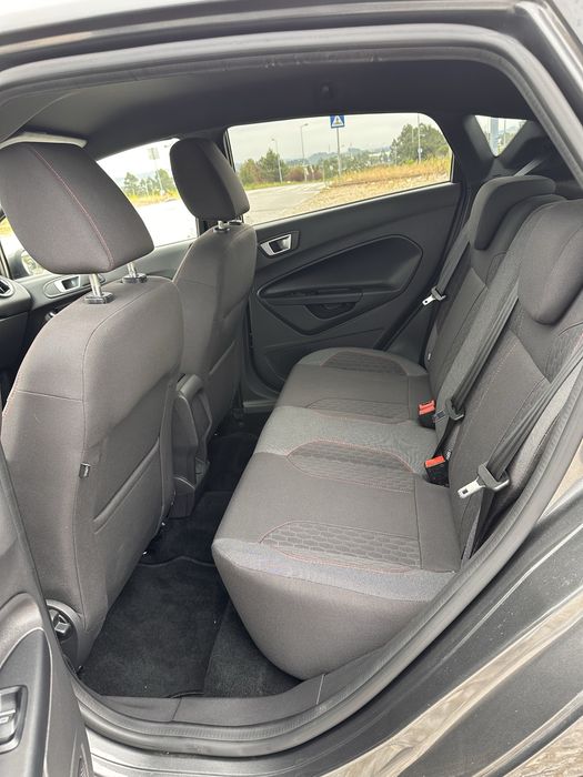 Ford Fiesta 1.0 EcoBoost 125cv ST-Line (2017) - Nacional - 5p - Distribuição Mudada