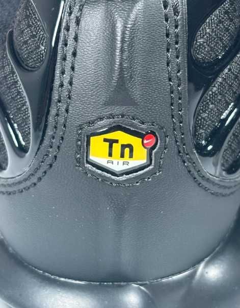 Butymęskie_NikeAirMaxTN_czarny Glany rozmiar.39