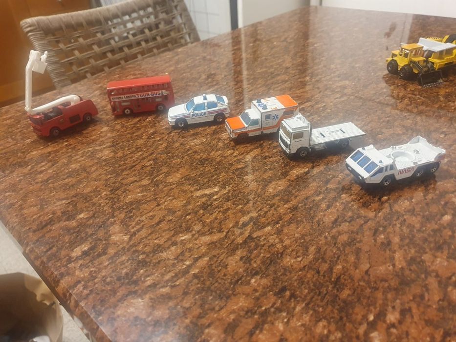 1:64 Matchbox Resoraki