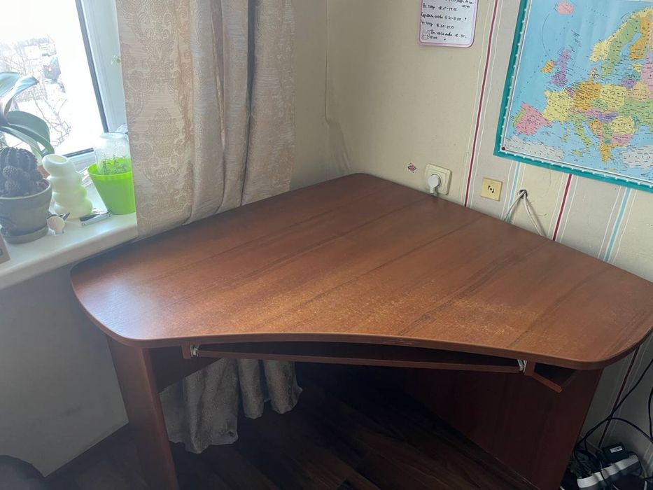 Продам стіл письмовий кутовий