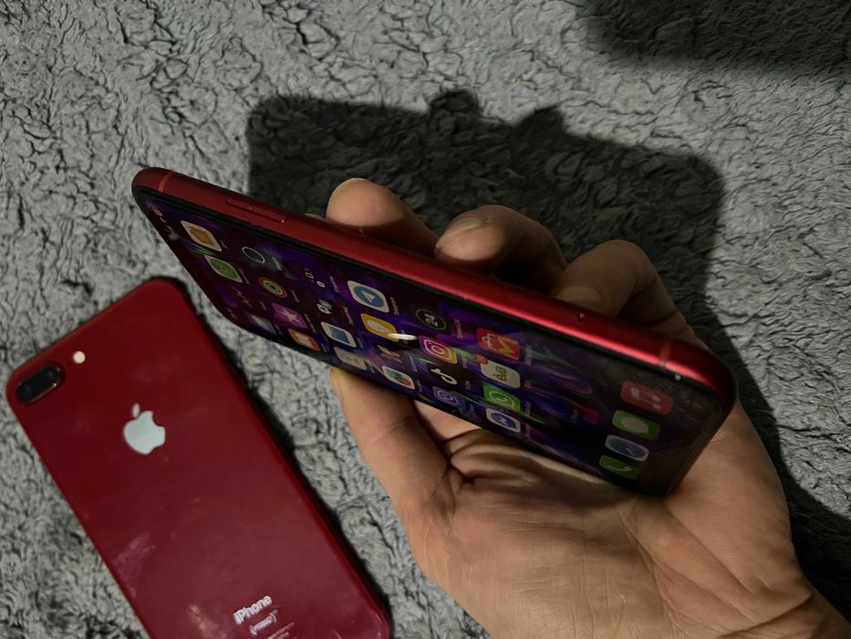 Продам особистий IPhone Xr Red