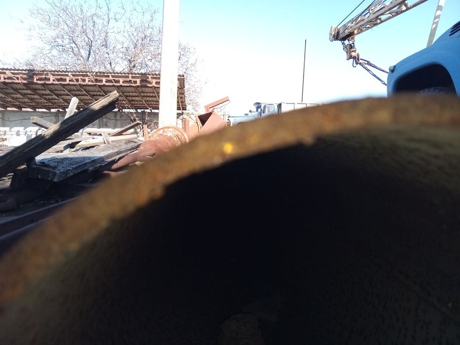 Продам трубу стальную диам. 280 мм.