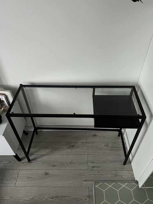 Biurko szklane gablotka IKEA VITTSJO 100x36