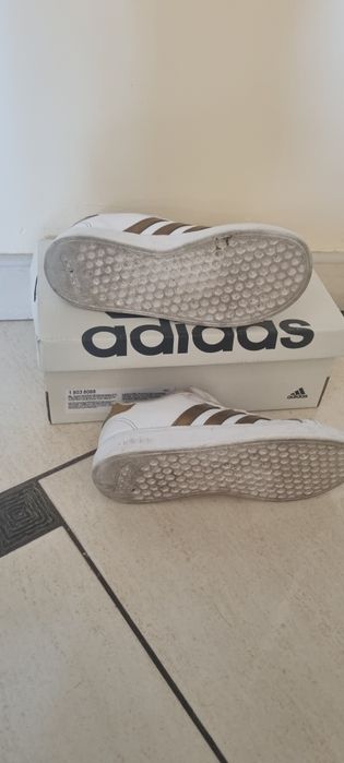 Adidas złote paski 32