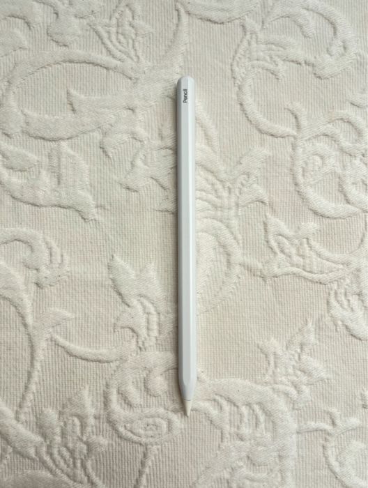 Apple Ipad Air 5th Gen 2022 10.9”, 64GB, Blue, with compatible pencil.64730204350977121