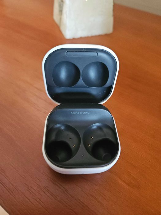 Sprzedam oryginalne etui ładujące do Samsung Galaxy Buds2 (model SM-R177)