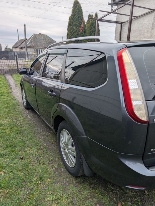 Форд фокус 2 2009 року.