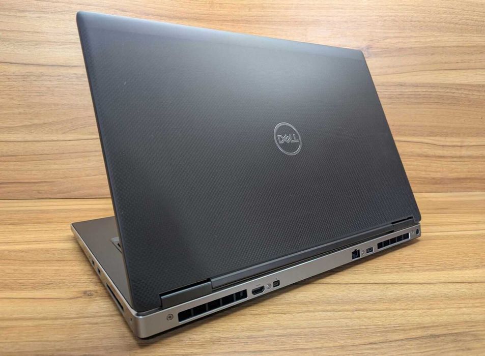 Dell Precision 7740 17.3", i7-9750H, 64 GB DDR4, 1000GB SSD, RTX 4000