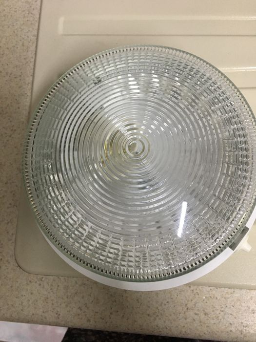 Lampa plafon nawierzchniowa