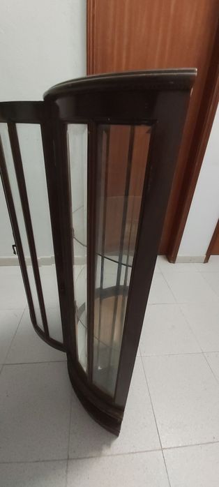 Móvel cristaleira usado